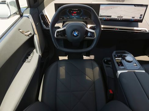 Used 2026 BMW iX xDrive45 AWD/4WD image 19