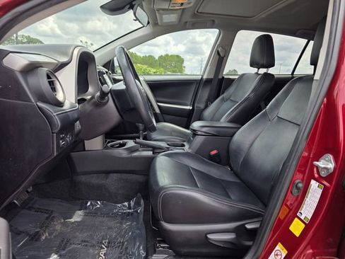 Used 2018 Toyota RAV4 XLE FWD image 12