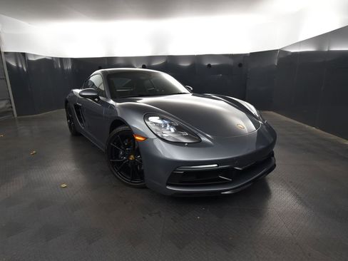 Certified 2025 Porsche 718 Cayman image 9