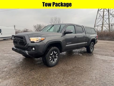 Used 2017 Toyota Tacoma TRD Off-Road w/ Premium & Technology Package AWD/4WD image 7