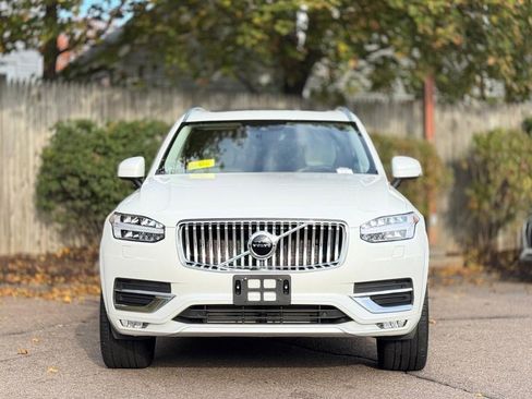 Used 2022 Volvo XC90 T6 Inscription w/ Climate Package image 9