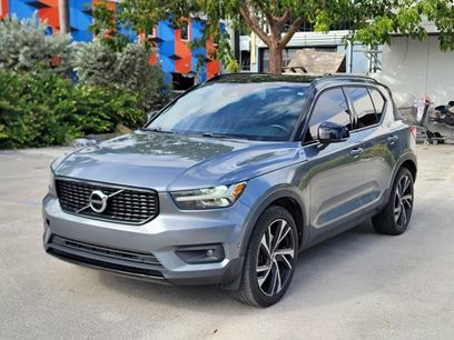 Used 2019 Volvo XC40 T5 R-Design