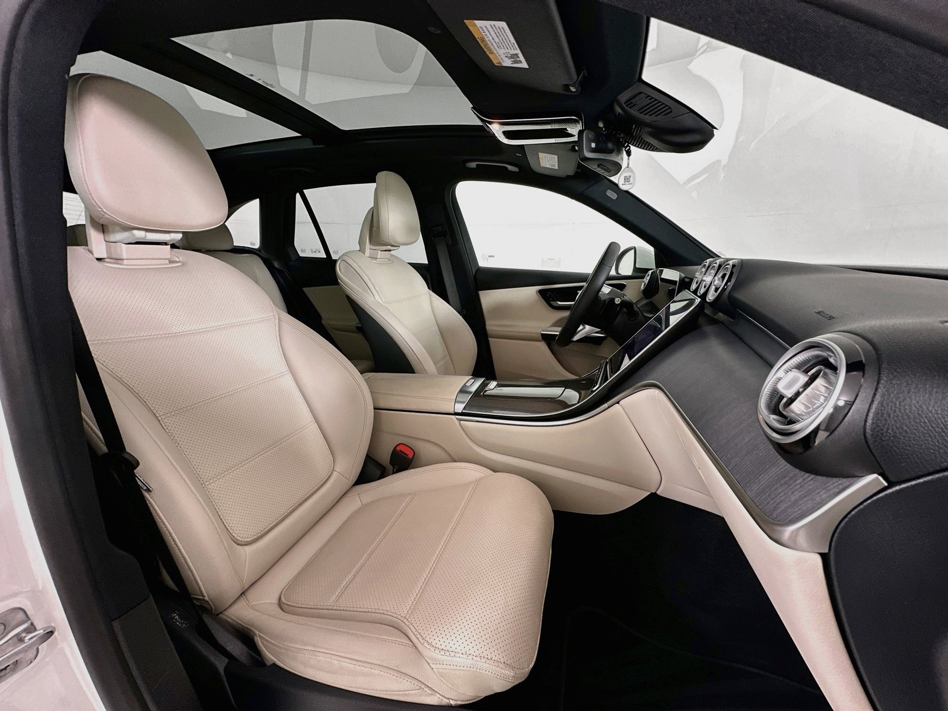 Certified 2026 Mercedes-Benz GLC 300 image 31
