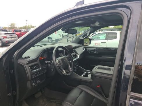 Used 2024 Chevrolet Tahoe Z71 w/ Luxury Package AWD/4WD image 9