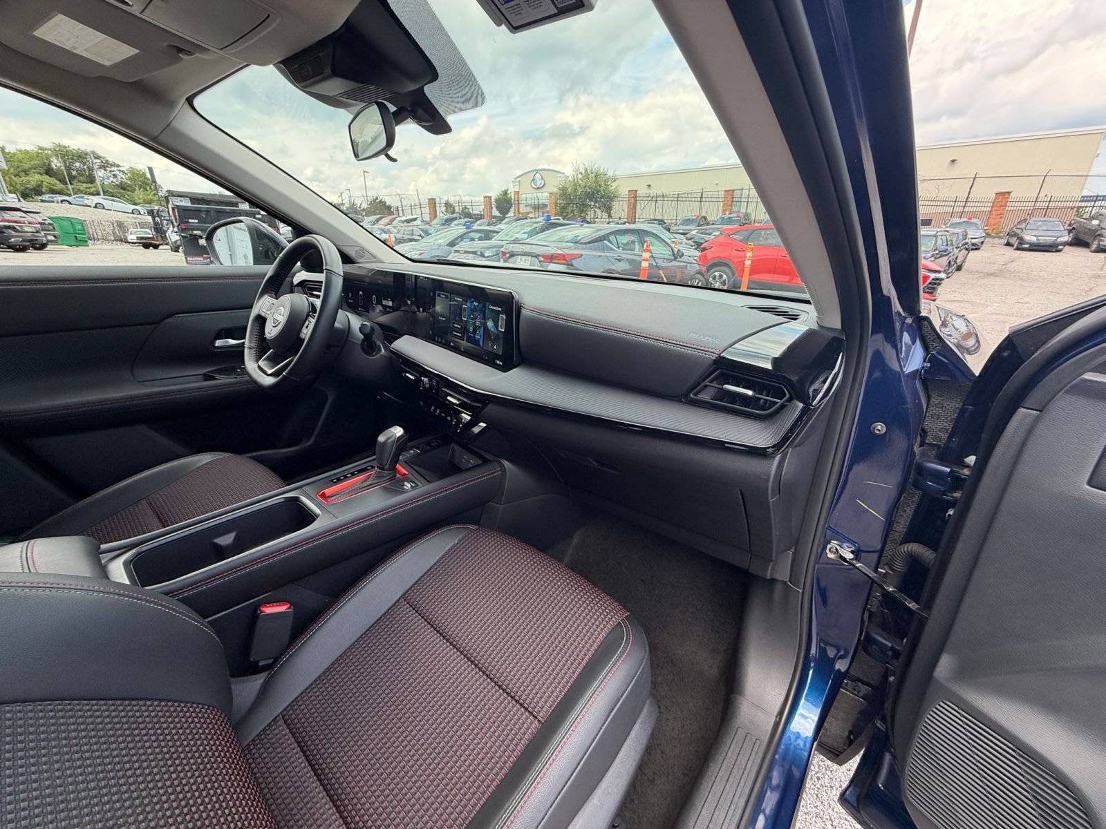 Used 2026 Nissan Kicks SR AWD/4WD image 33