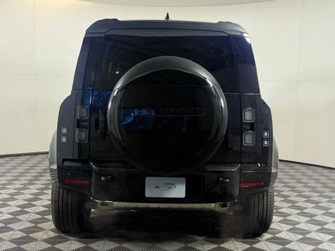 New 2026 Land Rover Defender 110 X-Dynamic SE image 7