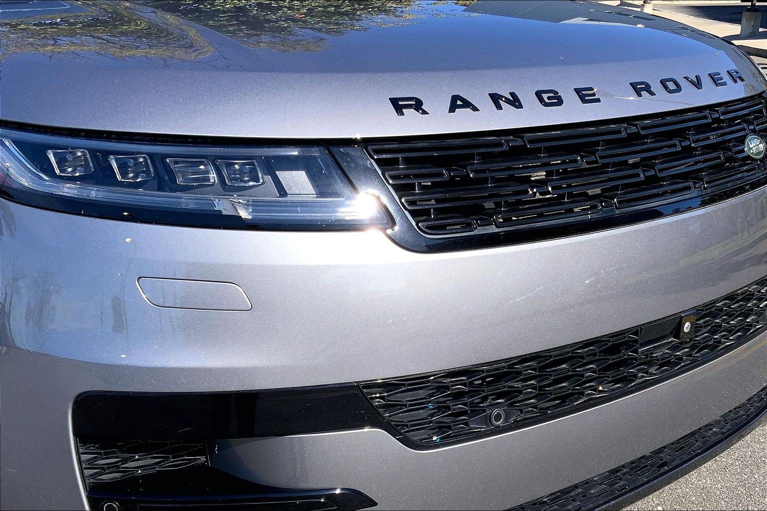 Used 2024 Land Rover Range Rover Sport SE AWD/4WD image 30