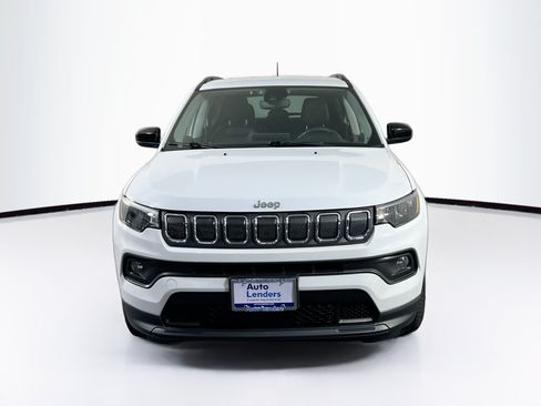 Used 2022 Jeep Compass Latitude AWD/4WD image 2