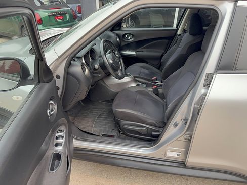 Used 2011 Nissan Juke SV AWD/4WD image 5