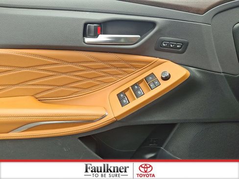 Certified 2021 Toyota Avalon Limited w/ Advanced Safety Package FWD image 12