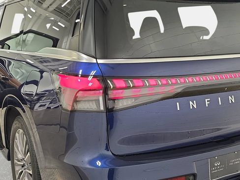 Certified 2025 INFINITI QX80 Sensory AWD/4WD image 31