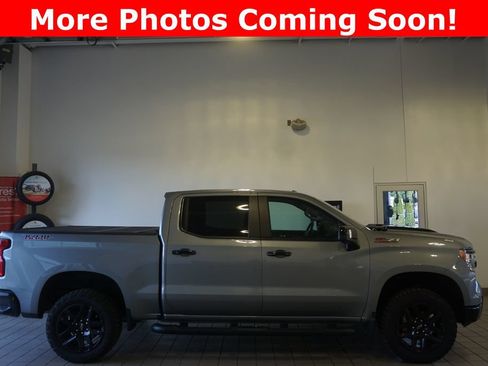 Used 2024 Chevrolet Silverado 1500 LT Trail Boss w/ Convenience Package II AWD/4WD image 2