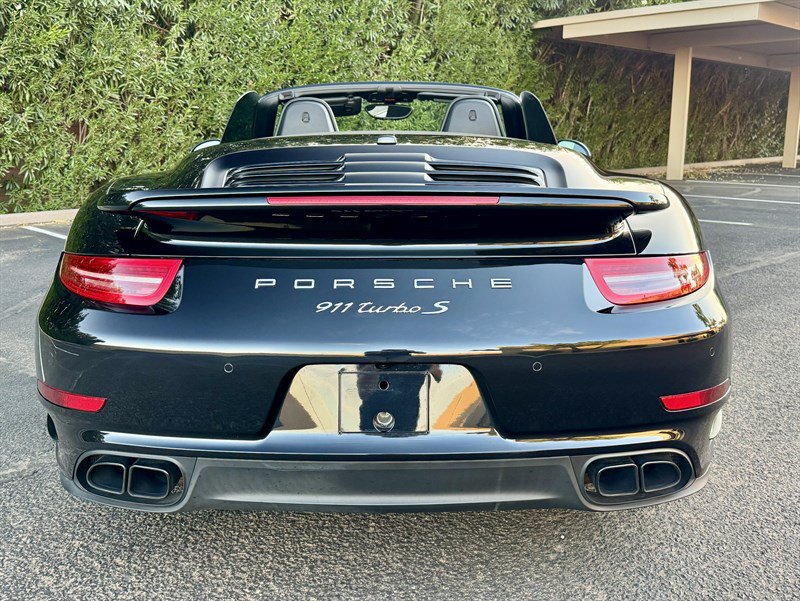 Used 2015 Porsche 911 Turbo S w/ High-end Infotainment Package AWD/4WD image 16