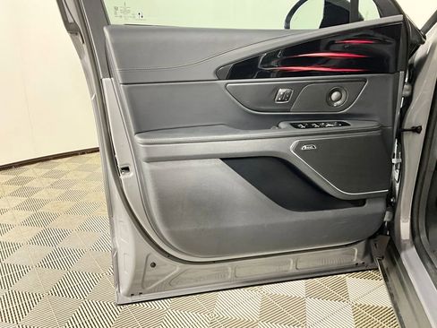 Used 2025 Lincoln Nautilus Premier w/ Equipment Group 102A image 18