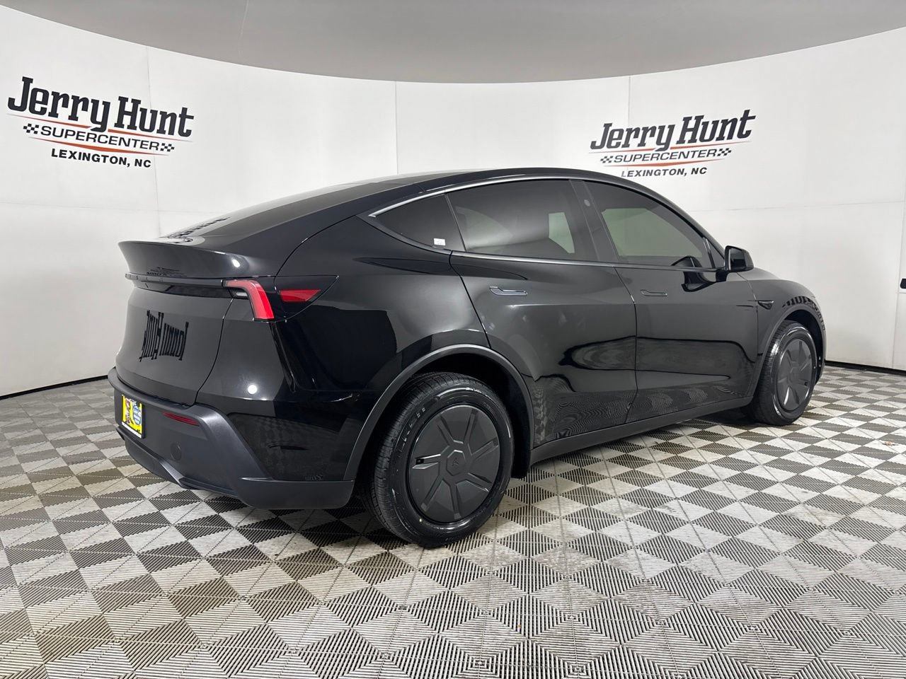 Used 2026 Tesla Model Y 2WD image 4