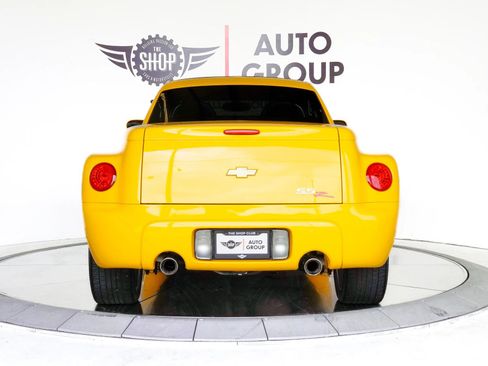 Used 2006 Chevrolet SSR w/ Preferred Equipment Group RWD image 7