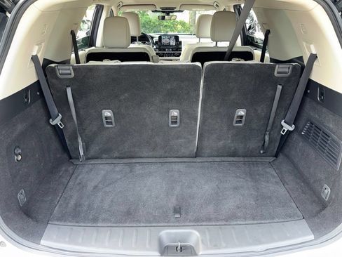 Used 2023 Nissan Pathfinder SL w/ SL Premium Package FWD image 31
