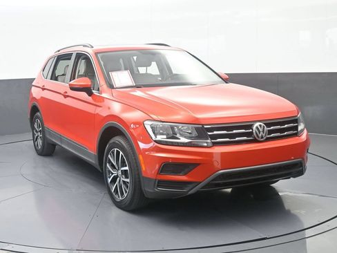 Used 2019 Volkswagen Tiguan SE w/ Panoramic Sunroof Package FWD image 9