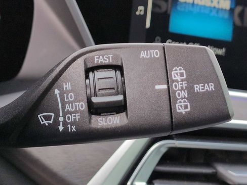 Used 2022 BMW X5 xDrive40i w/ M Sport Package image 26