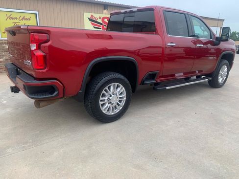 Used 2020 Chevrolet Silverado 2500 High Country w/ Technology Package AWD/4WD image 2