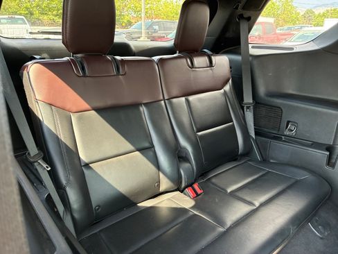 Used 2020 Ford Explorer Platinum w/ Premium Technology Package AWD/4WD image 27