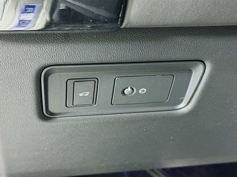 Used 2022 Land Rover Range Rover P525 Westminster Edition image 10