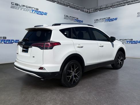 Used 2017 Toyota RAV4 SE FWD image 5
