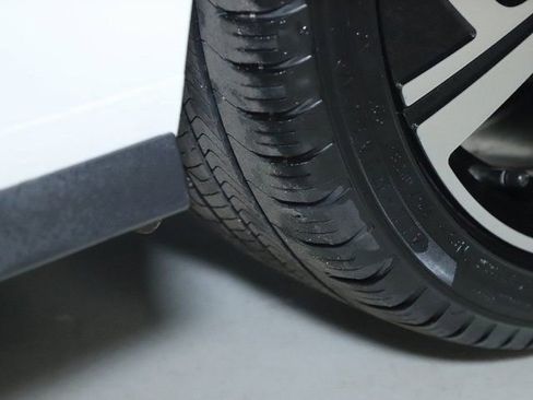 Certified 2024 Volkswagen GTI SE image 35