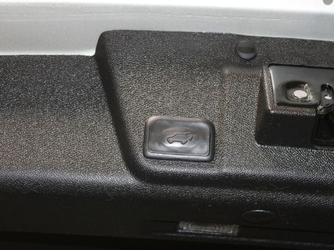 Used 2013 Buick Enclave Leather FWD image 35