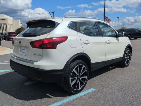 Used 2017 Nissan Rogue Sport SL w/ SL Premium Package image 4