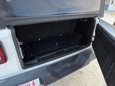 Used 2018 Jeep Wrangler Sport image 26