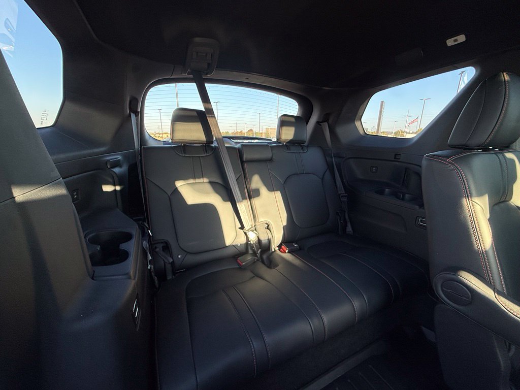 Used 2025 Honda Pilot TrailSport image 29