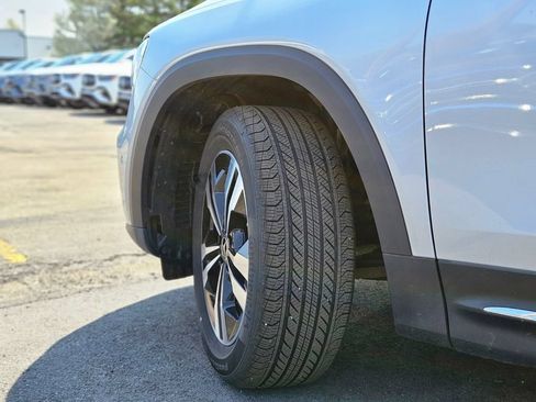 Certified 2026 Mercedes-Benz GLB 250 4MATIC image 31