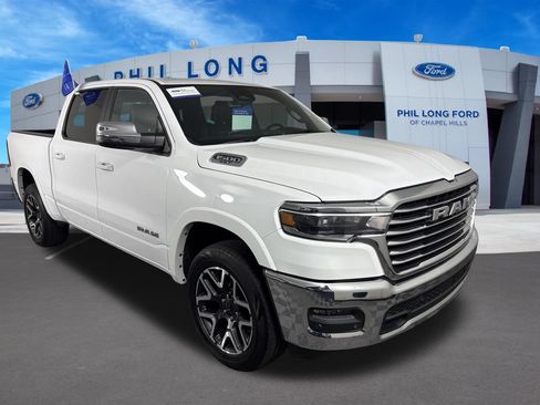 Used 2025 RAM 1500 Laramie AWD/4WD image 7