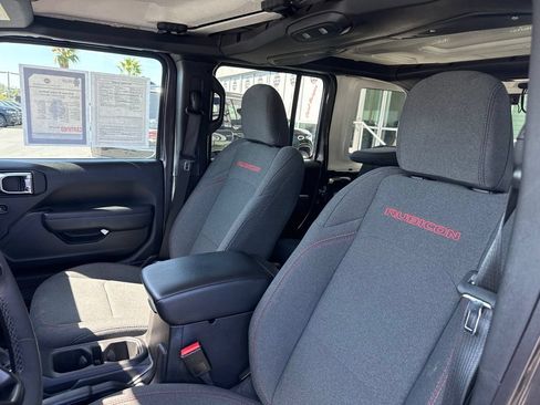 Certified 2025 Jeep Wrangler Unlimited Rubicon w/ Convenience Group AWD/4WD image 14
