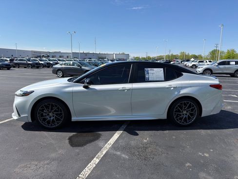 Used 2025 Toyota Camry XSE AWD/4WD image 3