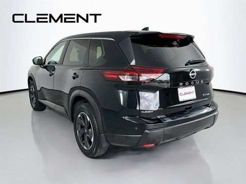 Used 2024 Nissan Rogue SV AWD/4WD image 10