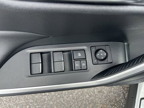 Used 2024 Toyota RAV4 XLE AWD/4WD image 15