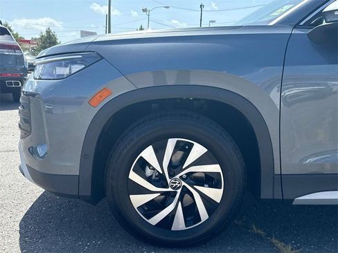 Used 2025 Volkswagen Tiguan S FWD image 4