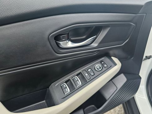 Used 2023 Honda Accord EX image 31