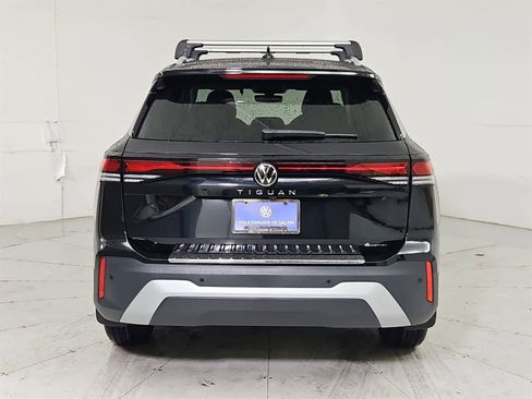 New 2025 Volkswagen Tiguan S image 5