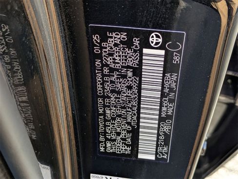 Used 2025 Toyota Prius LE image 32