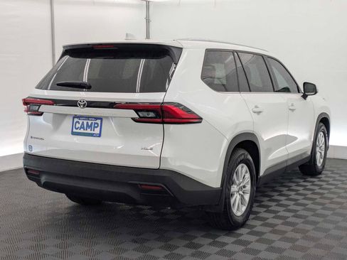 Used 2024 Toyota Grand Highlander XLE AWD/4WD image 6