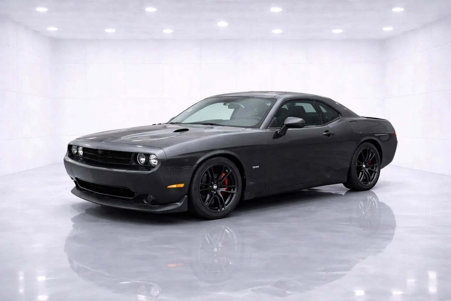 Used 2014 Dodge Challenger SRT8 RWD image 1