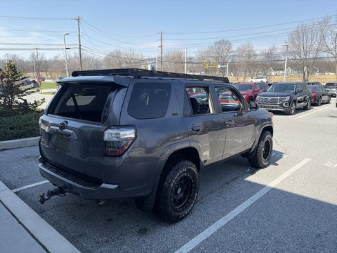 Used 2018 Toyota 4Runner SR5 image 4