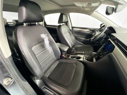 Used 2022 Volkswagen Passat 2.0T SE image 29