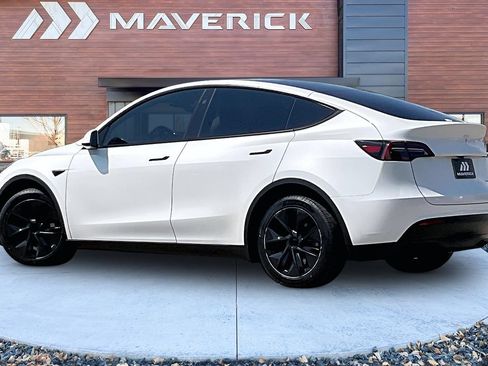 Used 2025 Tesla Model Y Long Range AWD/4WD image 4