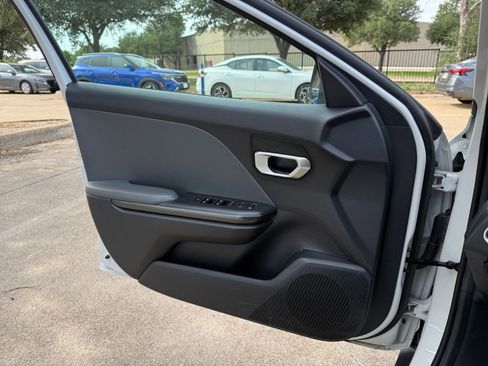 Used 2025 Kia K4 FWD image 18