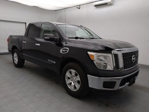 Used 2017 Nissan Titan SV RWD image 13