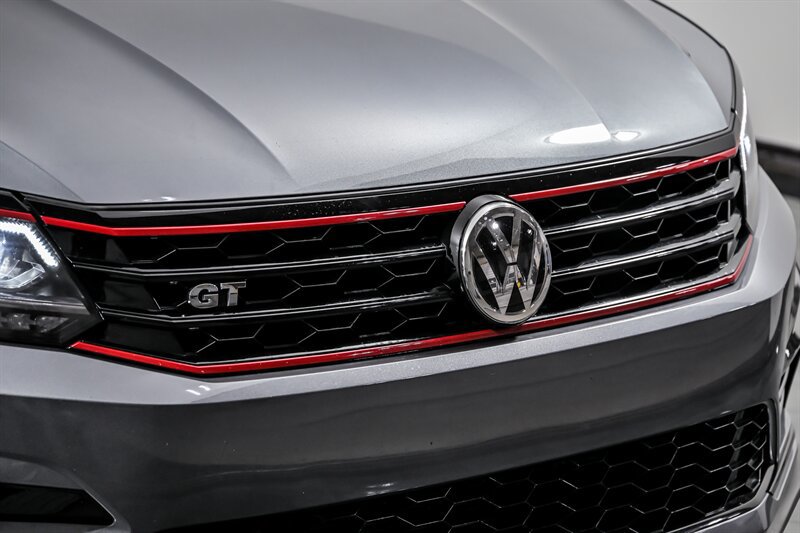 Used 2018 Volkswagen Passat 3.6 FWD image 5